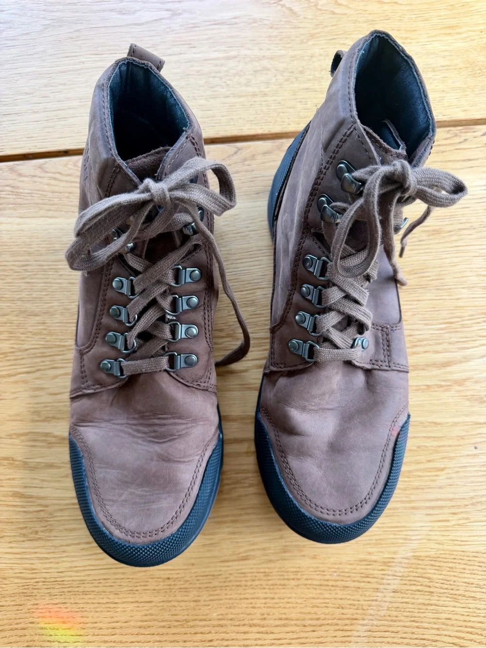 Sorel Men’s Brown Ankeny II Hiking Waterproof Mid Boots Fall, Winter Black Toes